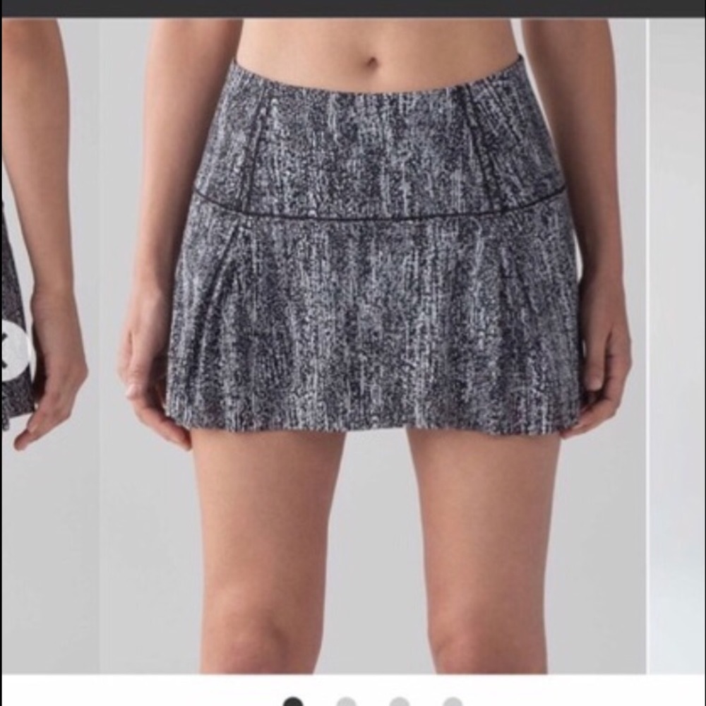 Lululemon lost in pace 12tall skirts EUC